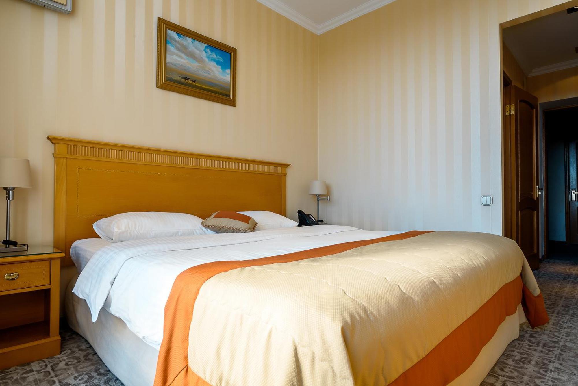 Cosmonaut Hotel คารากันดี ภายนอก รูปภาพ